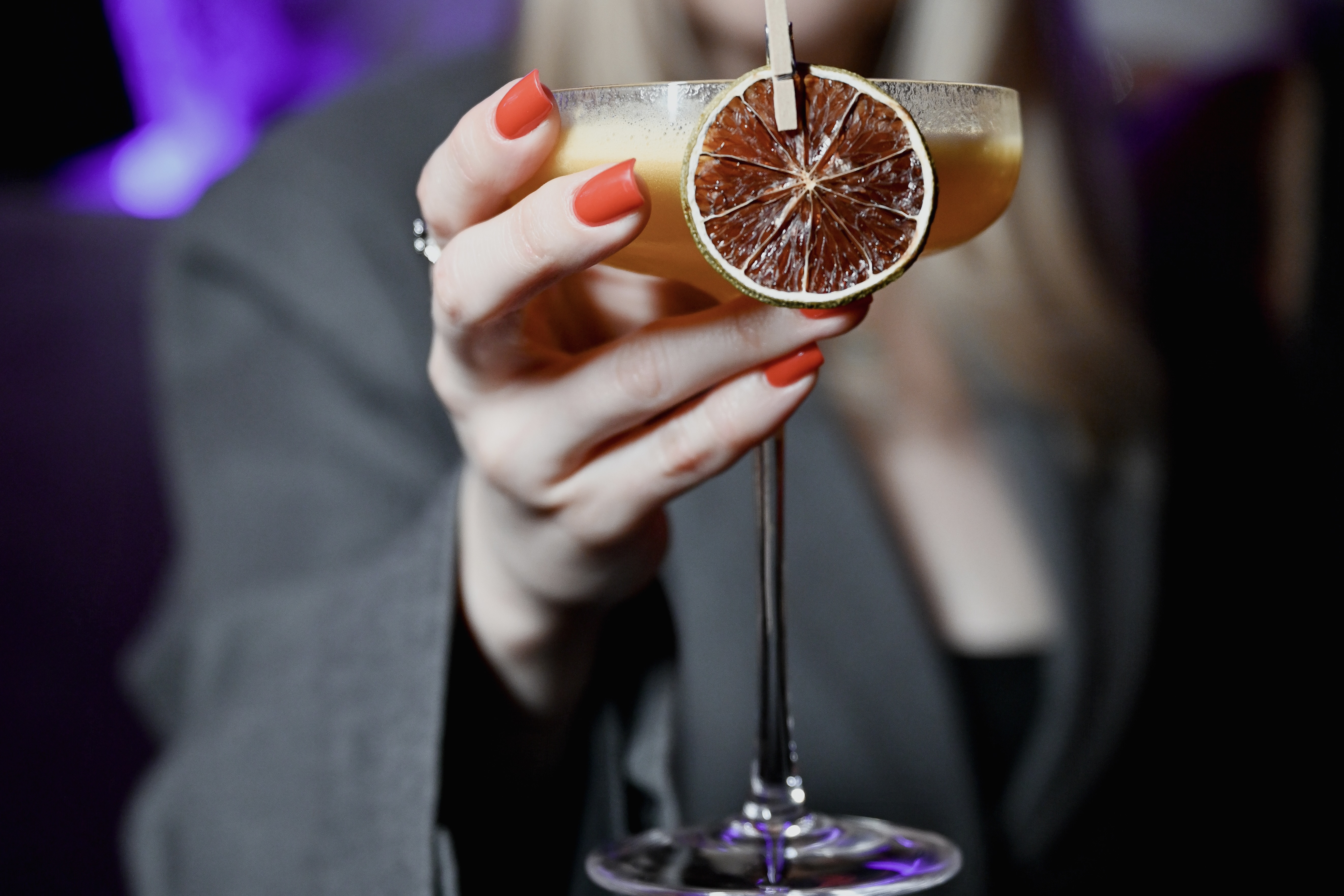 В Праге открылся Esoterique Bar & Lounge – бар, где коктейль выбирает тебя