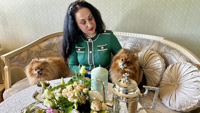 Искусство винтажного стола: как сочетать старую и современную посуду и создавать атмосферу современного дома 7 Искусство винтажного стола: как сочетать старую и современную посуду и создавать атмосферу современного дома